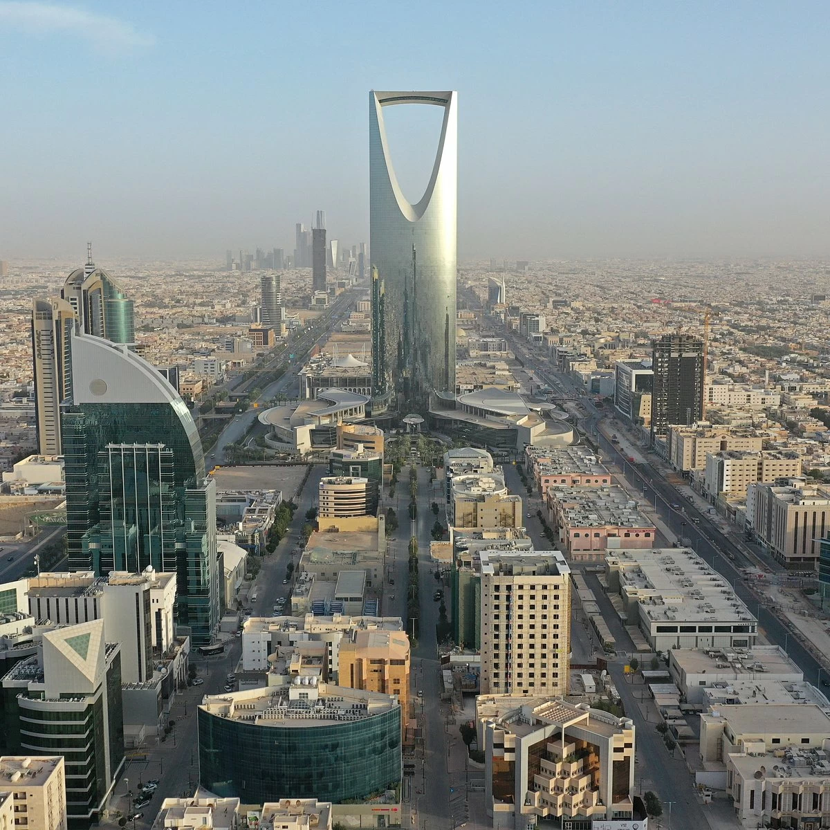 تمديد العمر التشغيلي للشاحنات في  نشاط نقل البضائع لمدة 6 أشهر