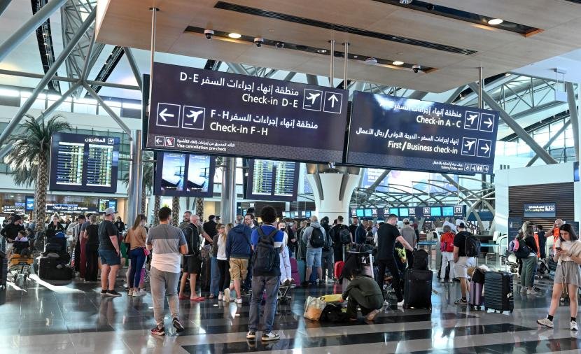 سلطنة عُمان تقوم بتيسير عودة المسافرين إلى بلدانهم