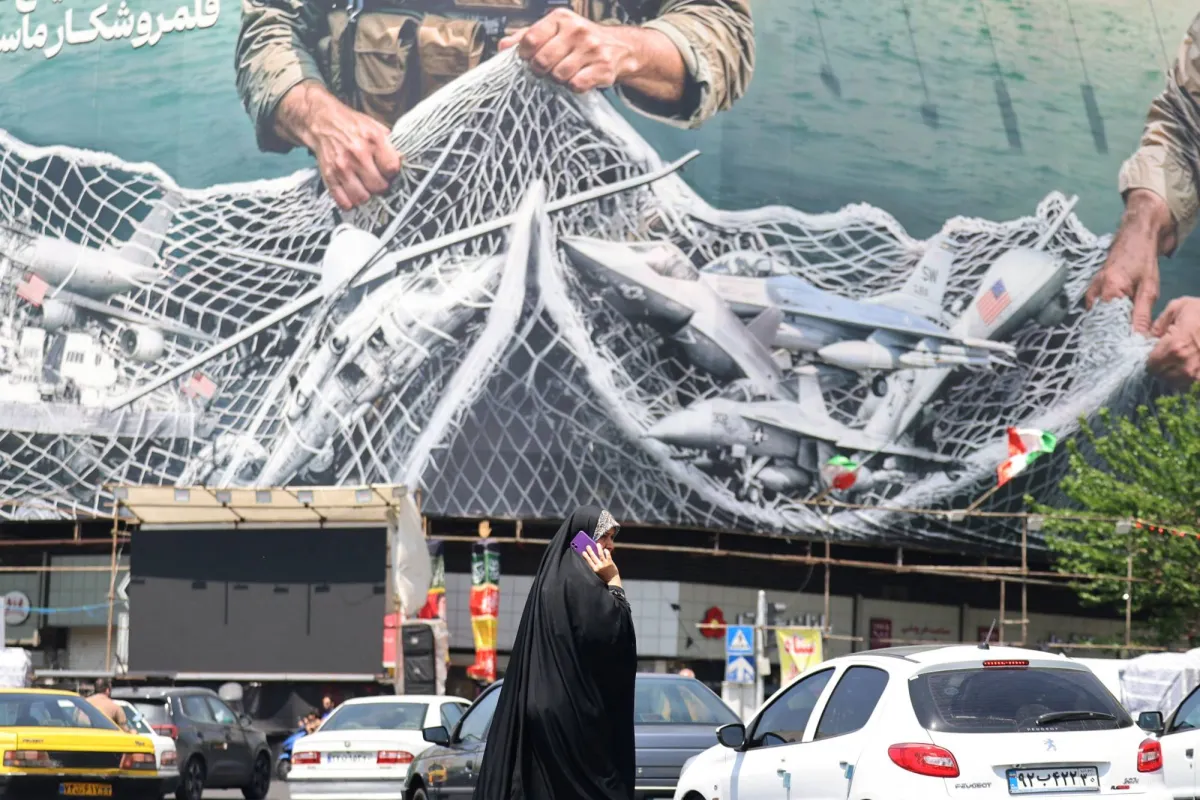 ترمب: إيران تنهار وتريد فتحاً سريعاً لـ«هرمز»